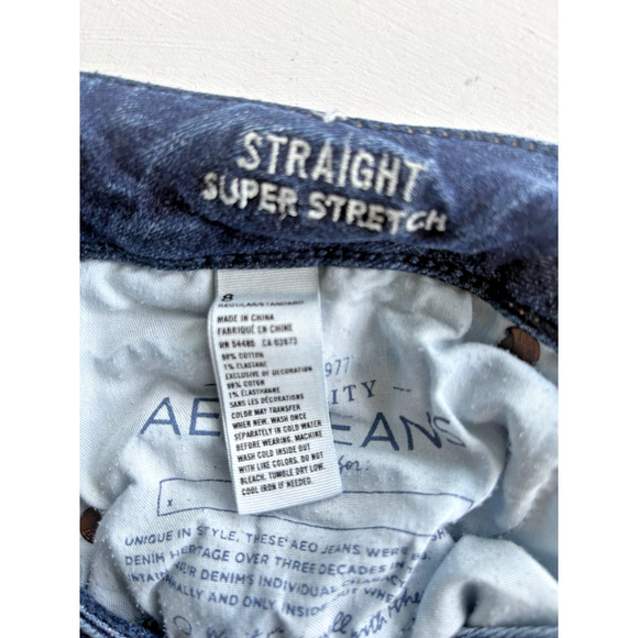 American Eagle Straight Super Stretch Size 8 Whiskered Blue Jeans Women's - Picture 3 of 5